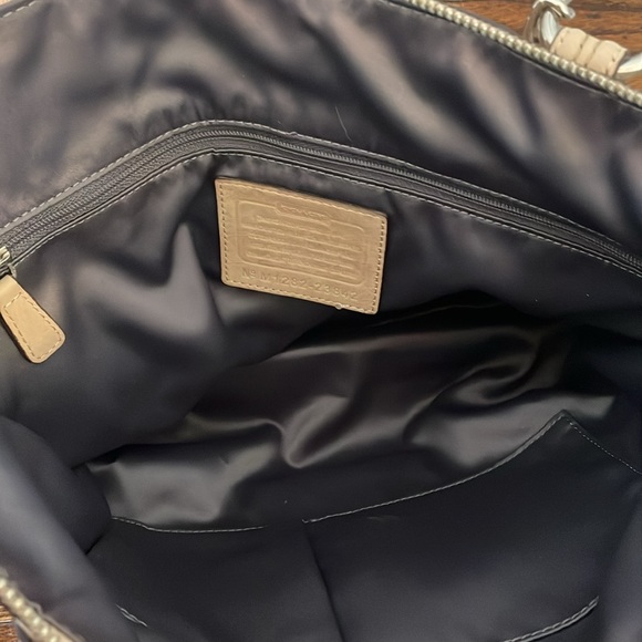 Poppy eyelet leather small chain tote 23842 - Picture 7 of 12